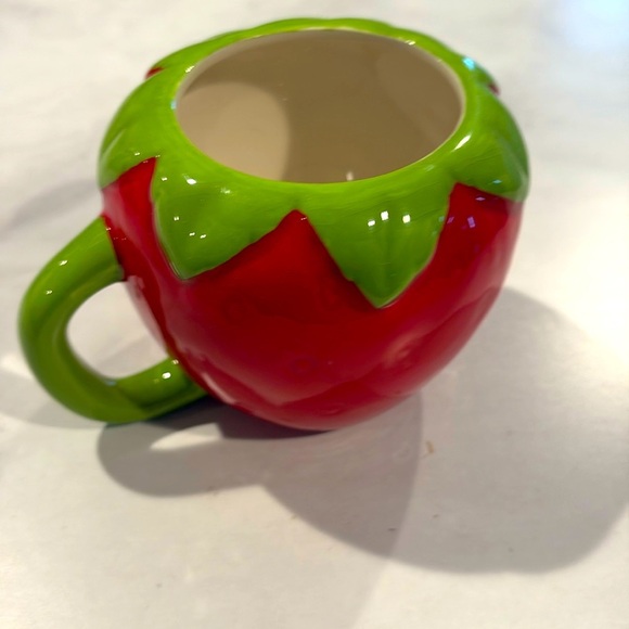 Strawberry mug earthenware microwave safe hand wash only great decor piece. - Picture 1 of 7